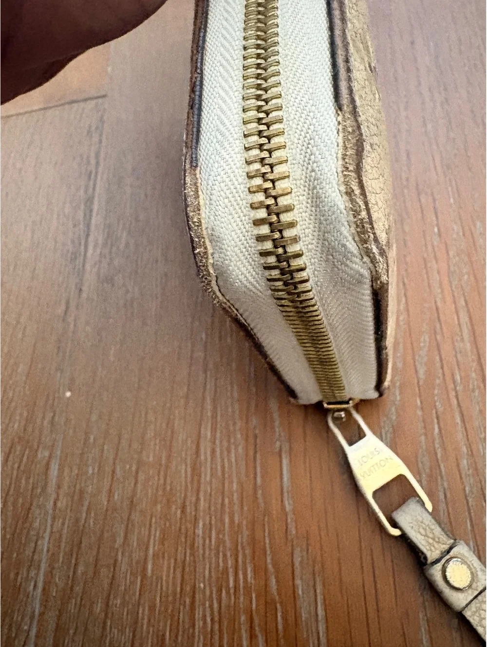 Louis Vuitton Beige Monogram Canvas Zippy Wallet FLAW REPAIR